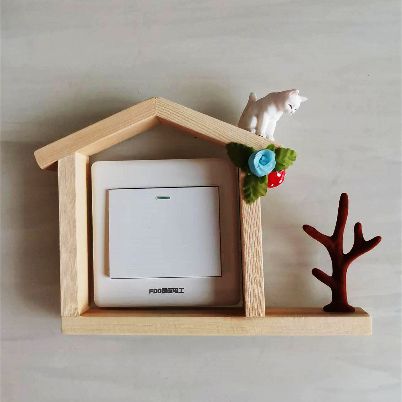 Woodland Socket Accent Frame