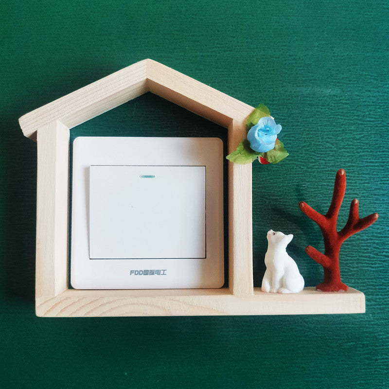 Woodland Socket Accent Frame / Log Square Flower Cat Right